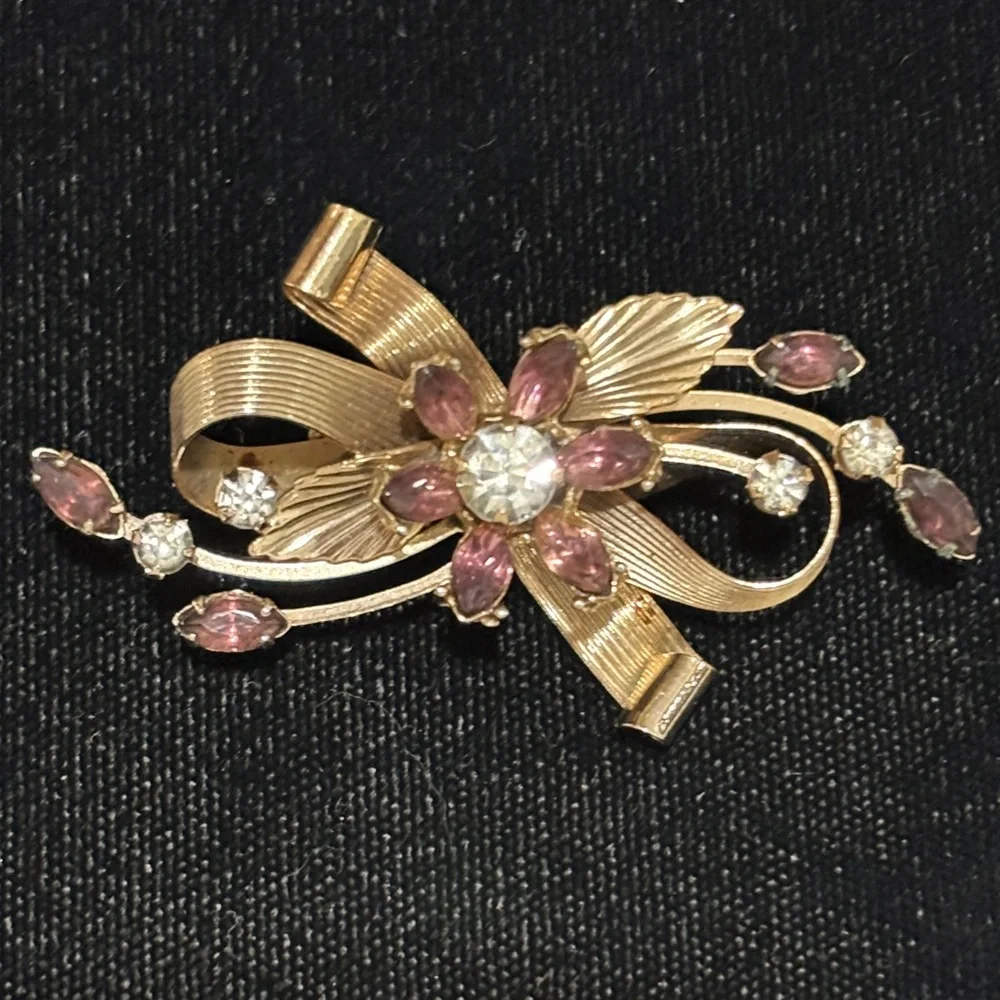 Vintage Bow Pin